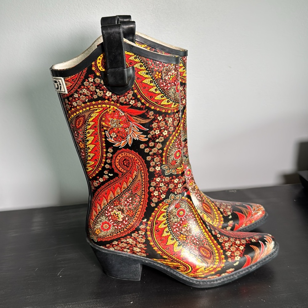 Paisley Patterned Rain Boots - Picture 2 of 5